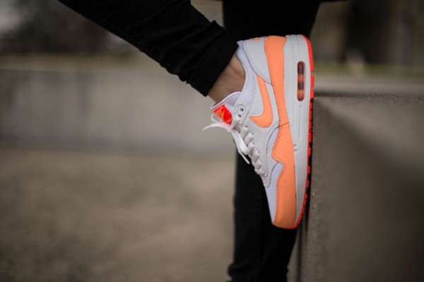 Nike WMNS Air Max 1 Essential - White / Hot Lava - Sunset Glow 2