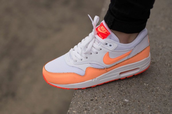 Nike WMNS Air Max 1 Essential - White / Hot Lava - Sunset Glow 3