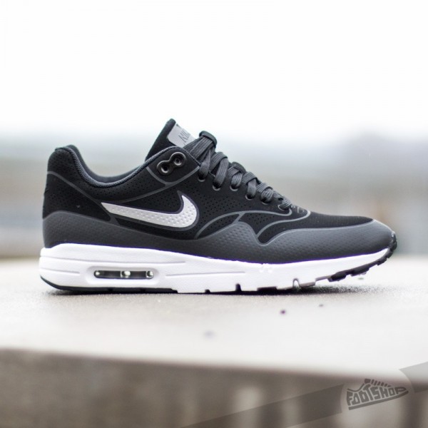 nike-wmns-air-max-1-ultra-moire-black-black-metallic-silver-2