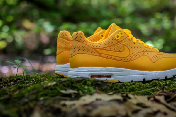 Nike WMNS Air Max 1 Ultra Moire - Laser Orange/Total Orange-White 3