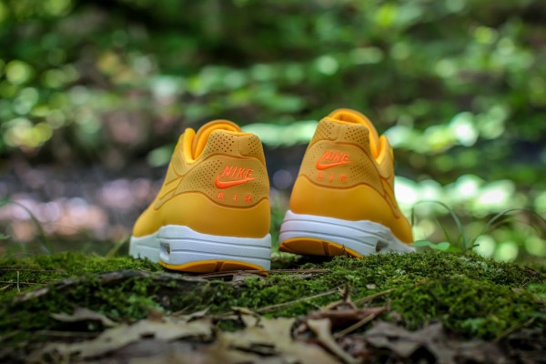 Nike WMNS Air Max 1 Ultra Moire - Laser Orange/Total Orange-White 4