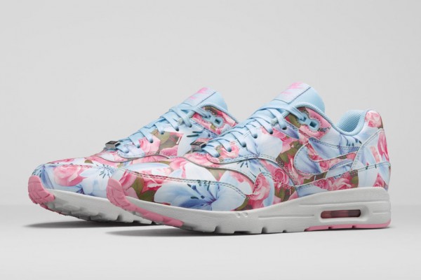 Nike WMNS Air Max 1 Ultra "Paris" 1