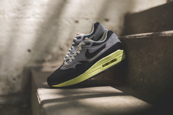 Nike WMNS Air Max 1 Vintage "Black / Grey" 2