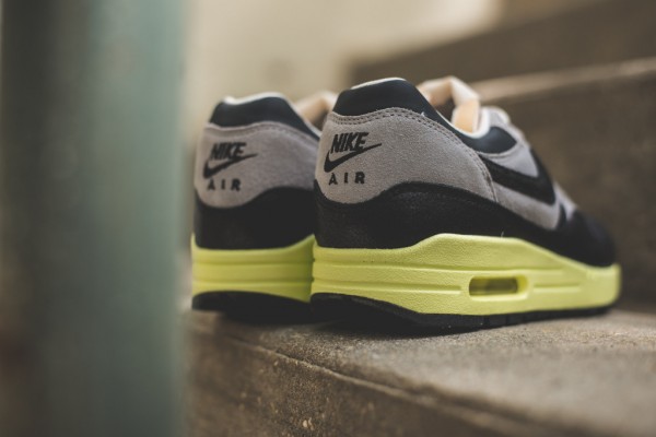 Nike WMNS Air Max 1 Vintage "Black / Grey" 4