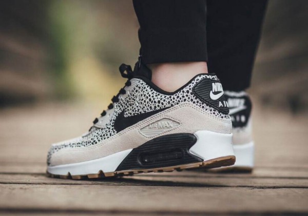 Nike WMNS Air Max 90 Premium - White/Black-Gum Light Brown 4