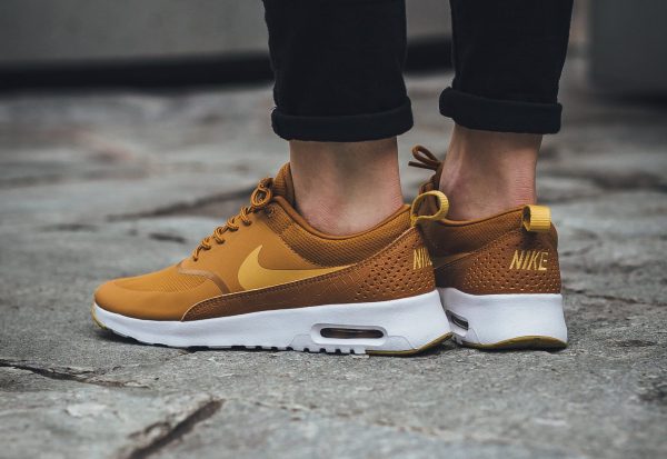 Nike WMNS Air Max Thea - Desert Ochre/Gold Dart-White 2