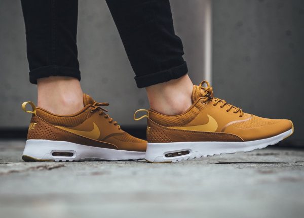 Nike WMNS Air Max Thea - Desert Ochre/Gold Dart-White 3