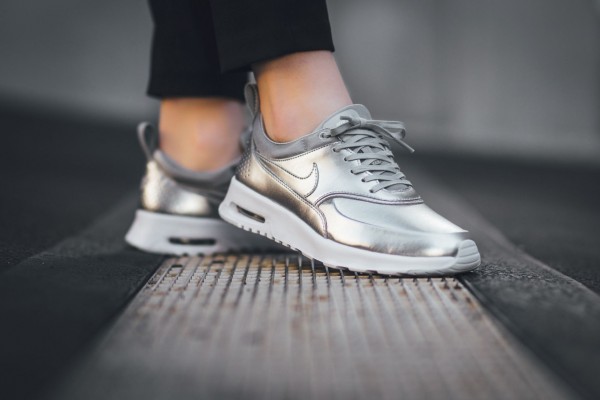 Nike WMNS Air Max Thea Metallic - Metallic Silver/Pure Platinum 2