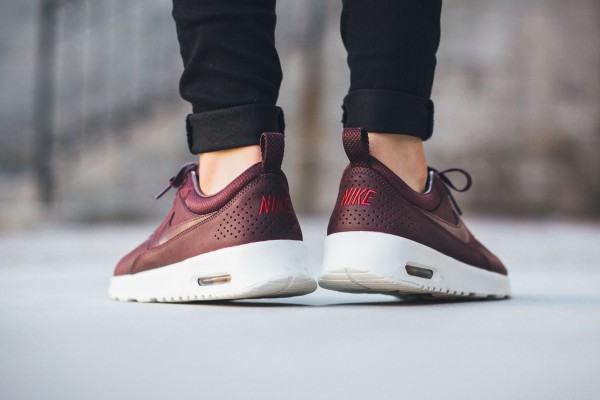 Nike WMNS Air Max Thea Premium - Mahogany/Team Red-Sail 3