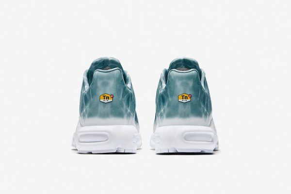 nikelab-air-max-plus-le-requin-6